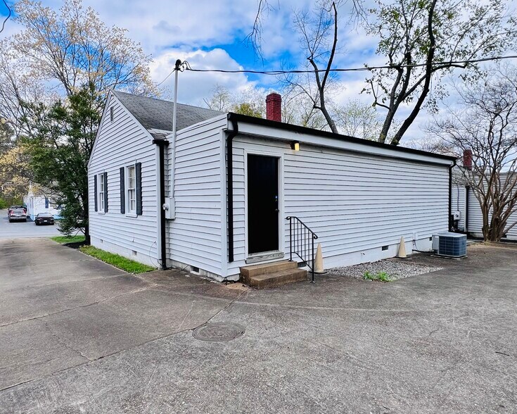 More Photos Of 6403 Mallory Dr, Richmond Office For Sale