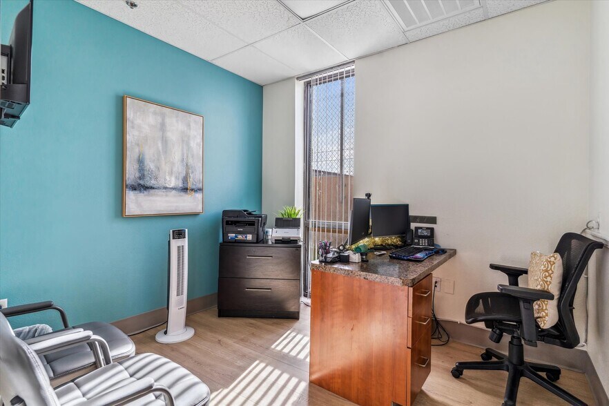 More Photos Of 4220 N 20th Ave, Phoenix Medical For Lease