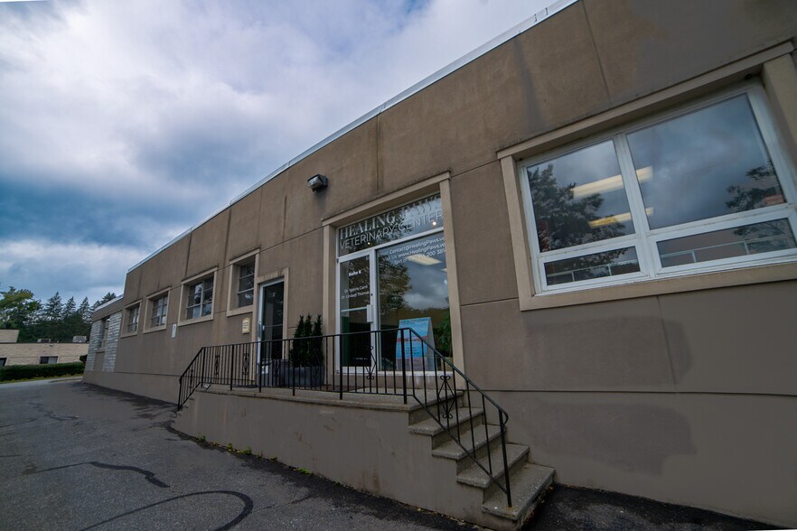 More Photos Of 40 Radio Circle Dr, Mount Kisco Flex For Sale