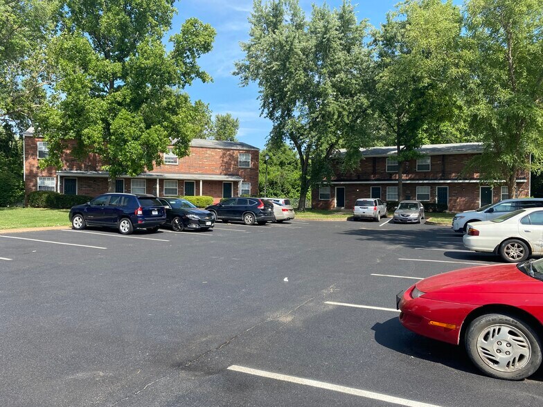 More Photos Of 1624 Northwinds Estates Dr, Saint Louis Apartments For Sale