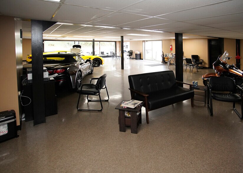 More Photos Of 9947 Brooklyn Rd, Brooklyn Freestanding For Sale