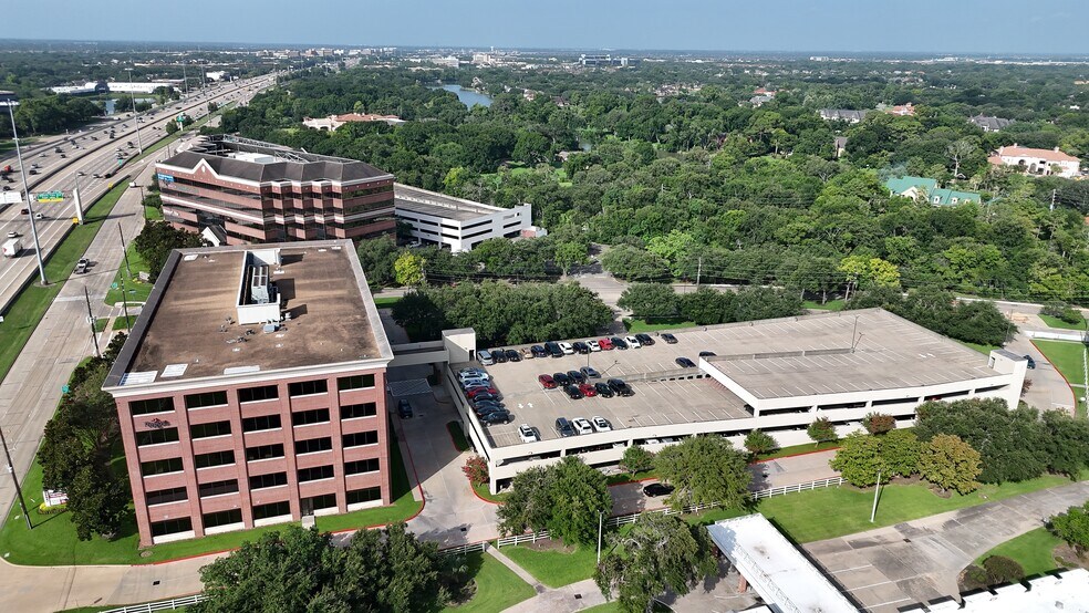 More Photos Of 14090 Southwest Fwy, Sugar Land Office For Lease