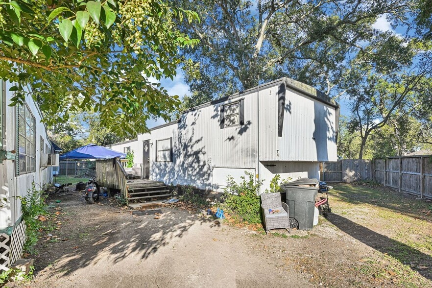 More Photos Of 404 W 3rd St, League City Manufactured Housing Mobile Home Park For Sale