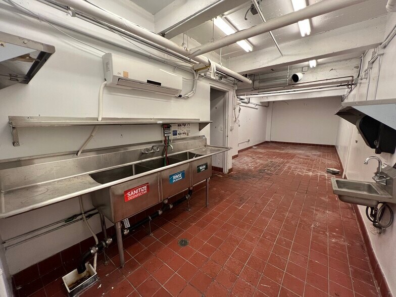 More Photos Of 61 E 8th St, New York Apartments For Lease