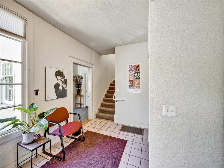 More Photos Of 825 College Ave, Santa Rosa Medical For Sale