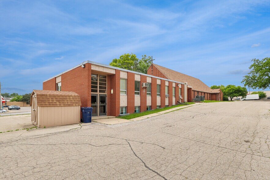 More Photos Of 4323 Douglas Ave, Des Moines Religious Facility For Sale