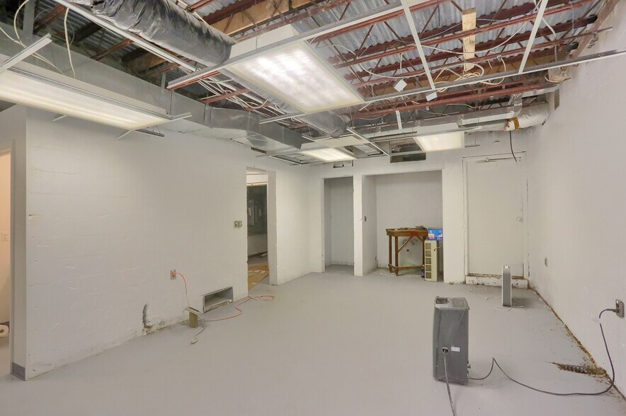 More Photos Of 3210 Wilmington Rd, New Castle Bowling Alley For Sale