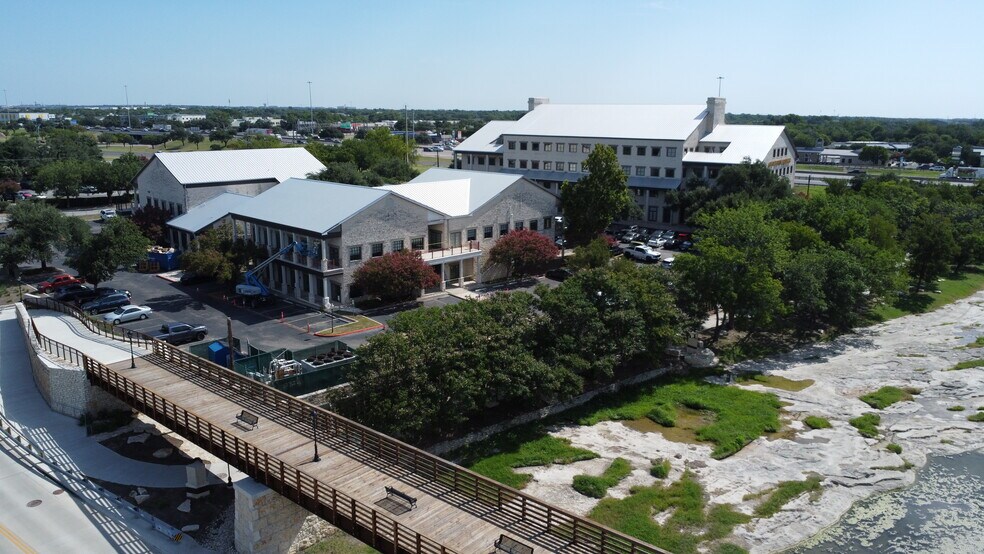 More Photos Of 1 Chisholm Trail Rd, Round Rock Unknown For Lease