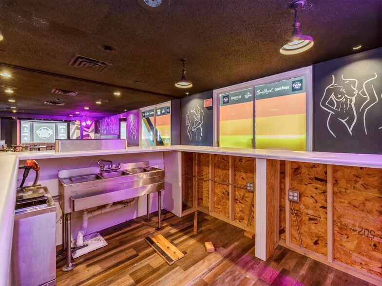 More Photos Of 6008 W Lincoln Way, Ames Restaurant For Sale