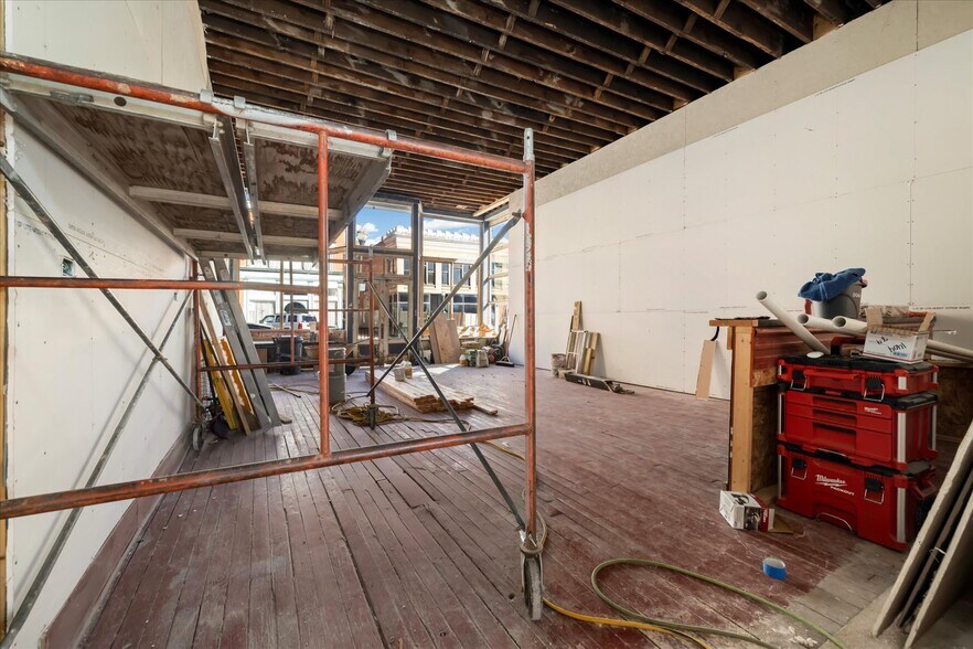 More Photos Of 310 Victor Ave, Victor General Retail For Sale