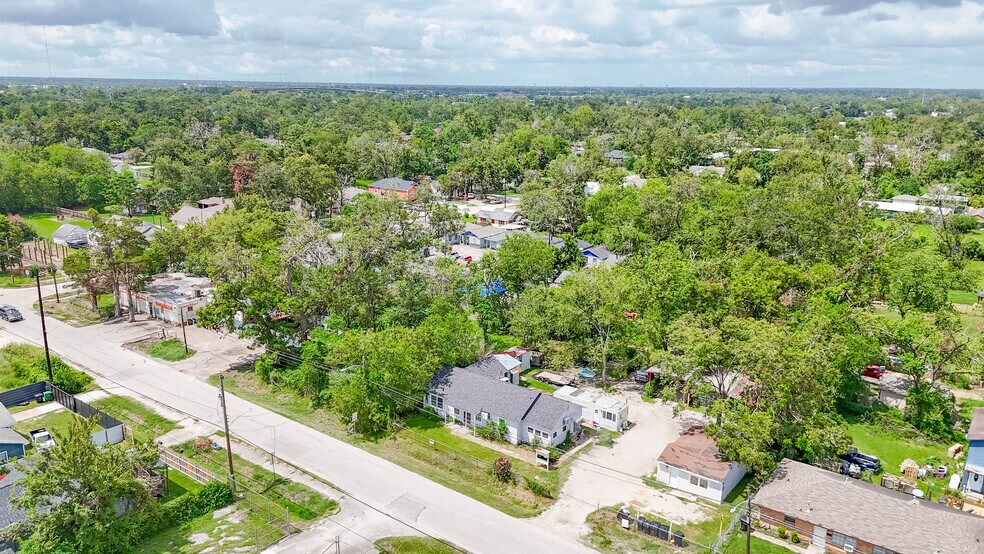 More Photos Of 5101 Crane St, Houston Apartments For Sale