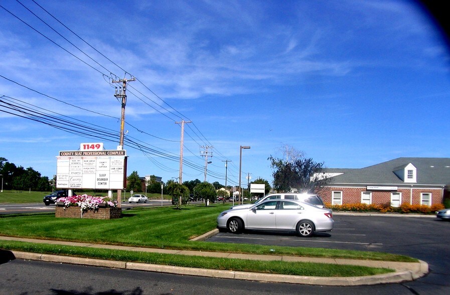 More Photos Of 1149 Old Country Rd, Riverhead Unknown For Lease