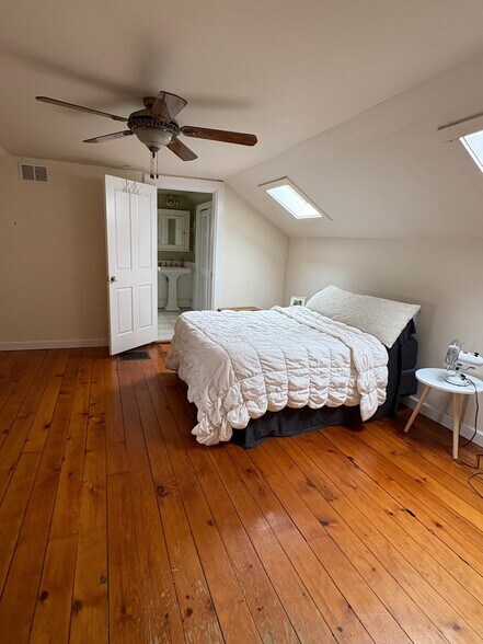 More Photos Of 2013 Beecher Rd, Plano Freestanding For Sale