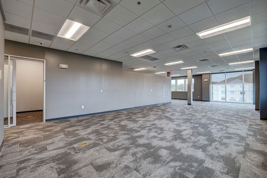 More Photos Of 6740 Rock Spring Rd, Wilmington Office For Lease