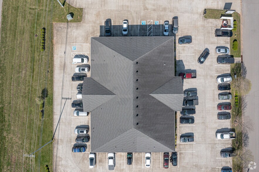 More Photos Of 298 Clear Sky Ct, Clarksville Office For Lease