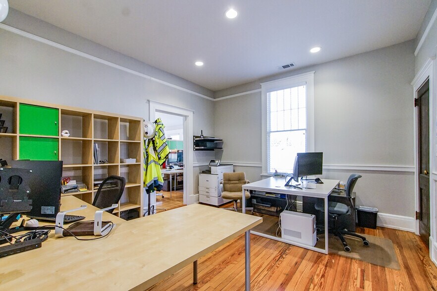 More Photos Of 455 N Milledge Ave, Athens Office For Lease