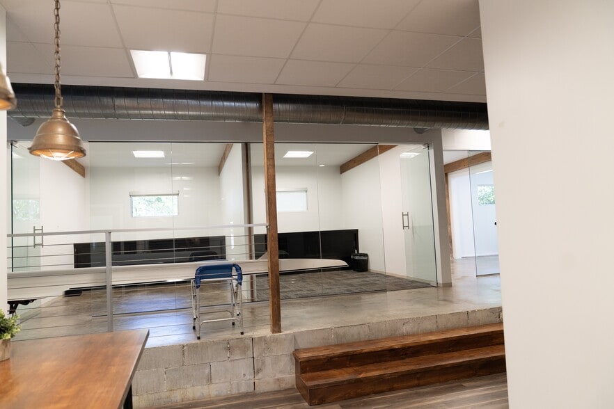 More Photos Of 1951 SR 426 W, Oviedo Office For Lease