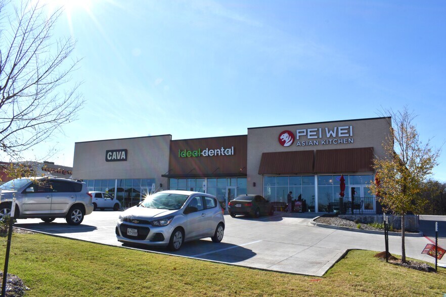 More Photos Of 265 NW John Jones Dr, Burleson General Retail For Sale