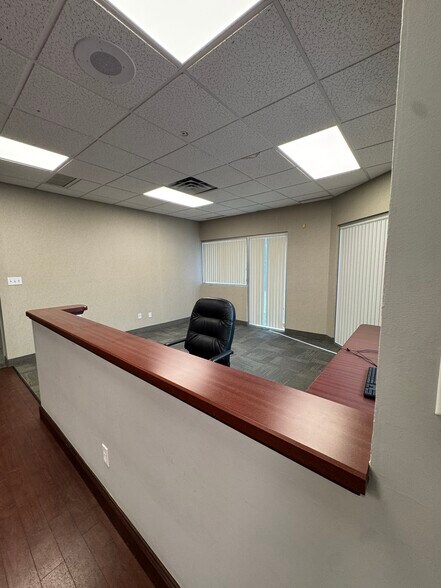 More Photos Of 300 Corporate Plz, Islandia Office For Lease