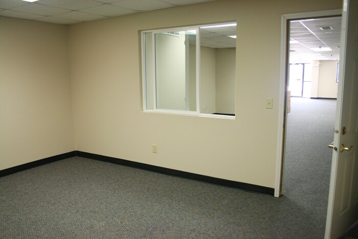 More Photos Of 5600 N 58th Ct, Lincoln Warehouse For Lease