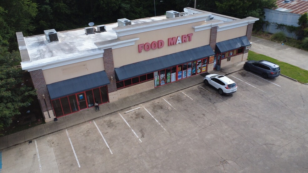 More Photos Of 2450 Lakeshore Dr, Shreveport Service Station For Lease