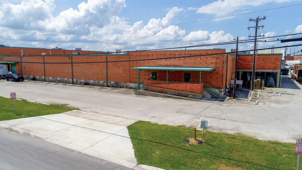 More Photos Of 1734 Centennial Blvd, San Antonio Warehouse For Sale