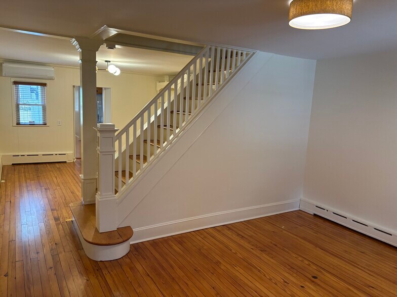 More Photos Of 7719 Germantown Ave, Philadelphia Office Residential For Lease