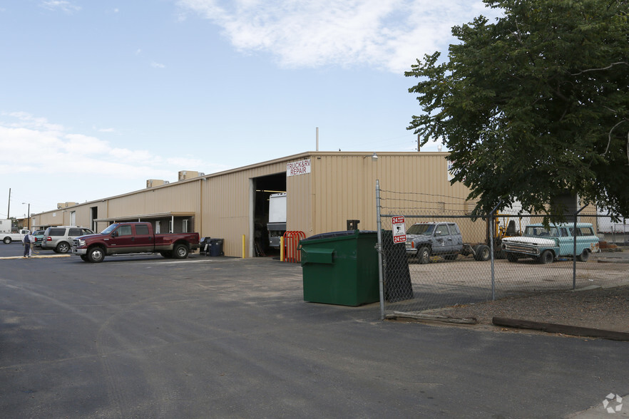 Primary Photo Of 7005-7011 E 53rd Pl, Commerce City Service For Lease