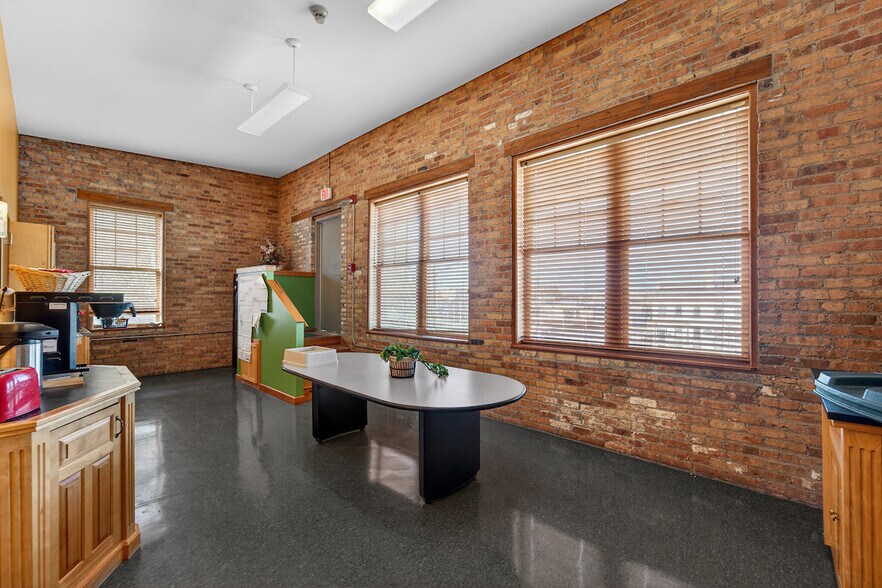 More Photos Of 510 College Ave, Racine Storefront Retail Office For Sale