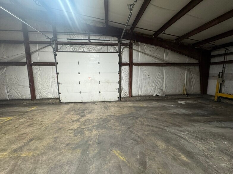 More Photos Of 4616 Enterprise Dr, Bartonville Industrial For Sale
