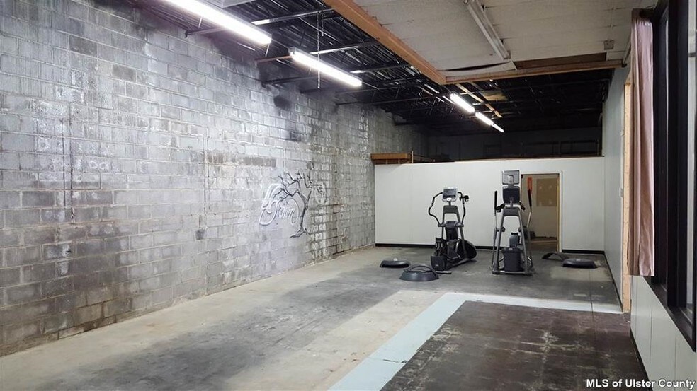 More Photos Of 3139 Highway 9W, Saugerties Unknown For Lease