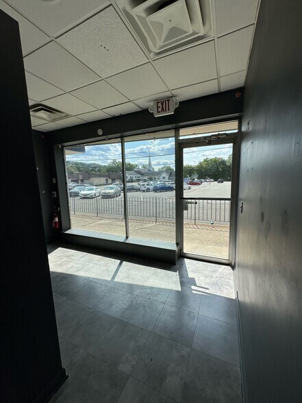 More Photos Of 20 Elm St, Oakland Storefront Retail Office For Lease