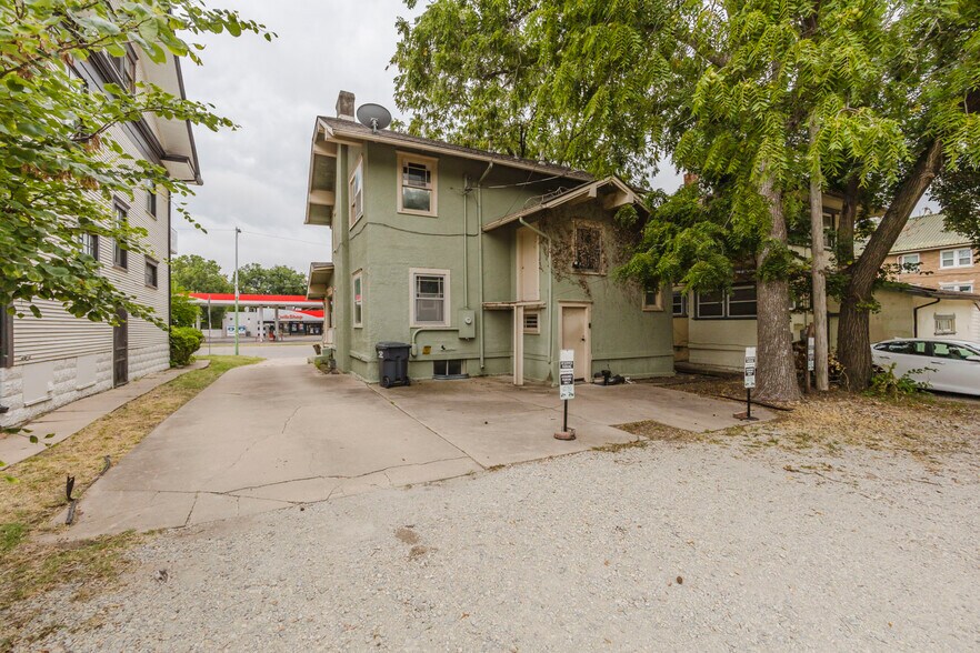 More Photos Of 2808 E Douglas Ave, Wichita Storefront Retail Office For Sale