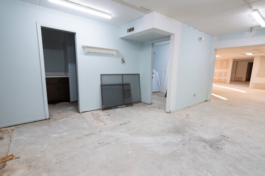 More Photos Of 6600 W College Dr, Palos Heights Medical For Sale