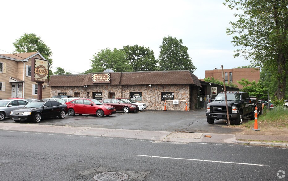 More Photos Of 438-440 Main St, East Hartford Auto Repair For Sale