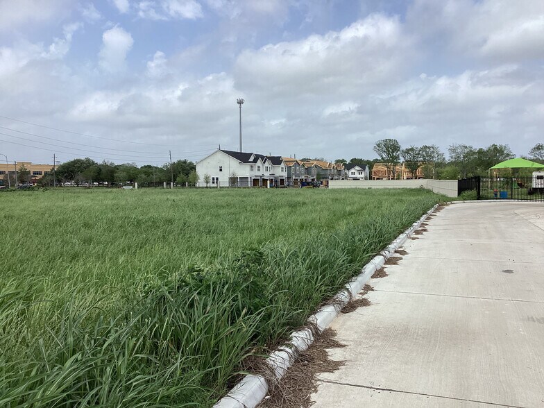 More Photos Of Cullen Pky & Fite Rd, Pearland Land For Sale