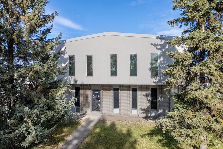 More Photos Of 1238 45th Ave NE, Calgary Warehouse For Lease