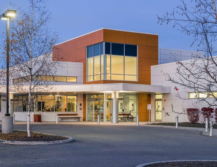 More Photos Of 2310 Peger Rd, Fairbanks Medical For Lease