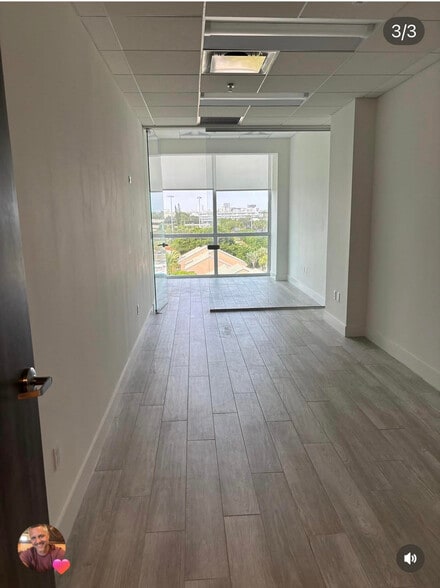 More Photos Of 400 W Hallandale Beach Blvd, Hallandale Beach Office For Sale