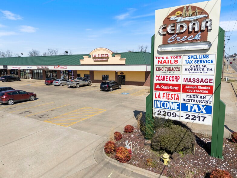 More Photos Of 2215 Fayetteville Rd, Van Buren Unknown For Lease