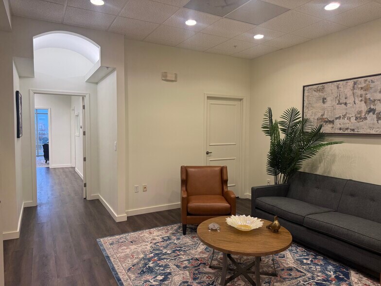 More Photos Of 320 1st St N, Jacksonville Beach Office Residential For Sale