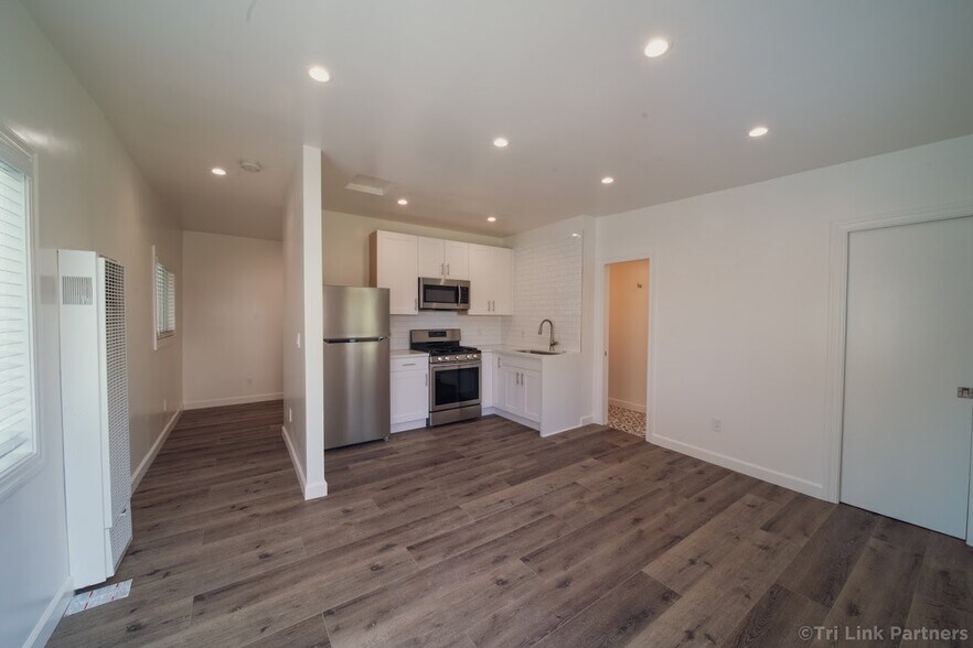 More Photos Of 435 Vernon St, Oakland Specialty For Sale