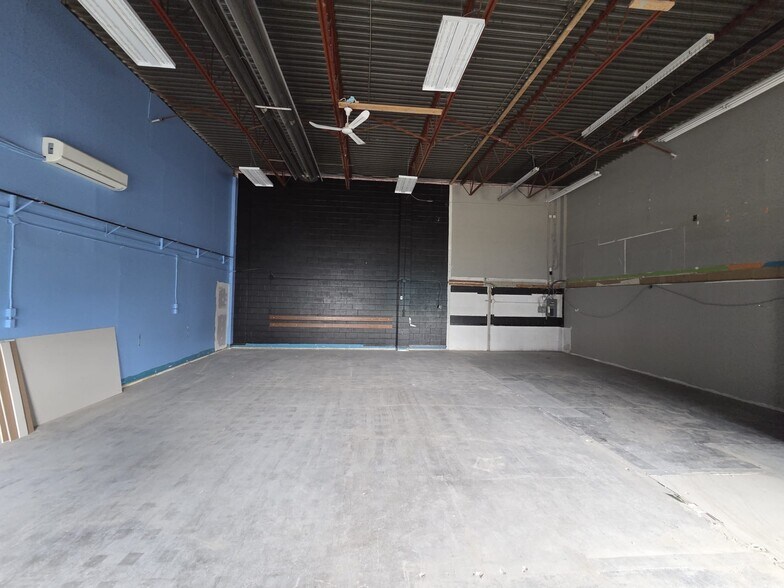 More Photos Of 20131-20133 Industrial Ave, Langley Warehouse For Lease