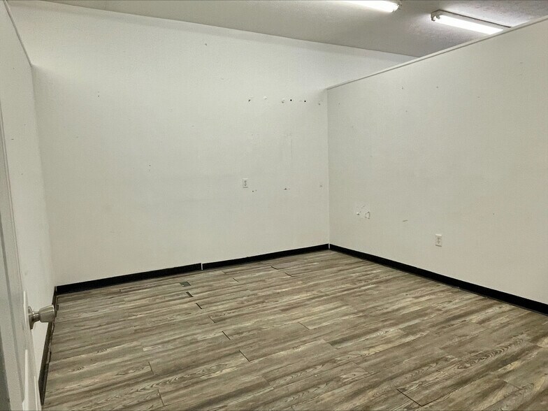 More Photos Of 1749-1751 S Main St, Akron Storefront Retail Residential For Lease