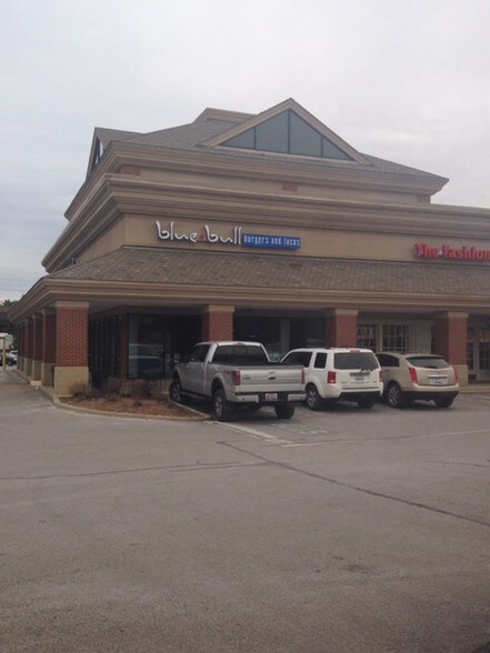 More Photos Of 2400 Lime Kiln Ln, Louisville General Retail For Lease