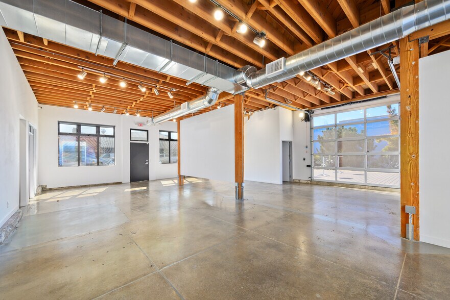 More Photos Of 4207-4215 W Jefferson Blvd, Los Angeles Loft Creative Space For Lease