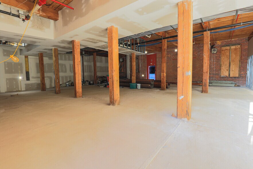 More Photos Of 153 Main St, Ansonia Warehouse For Lease