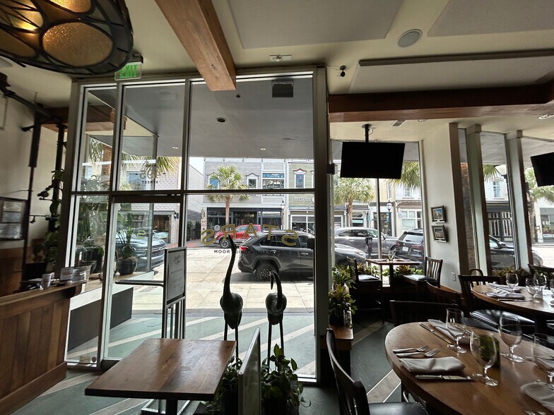 More Photos Of 495 King St, Charleston Storefront For Sale