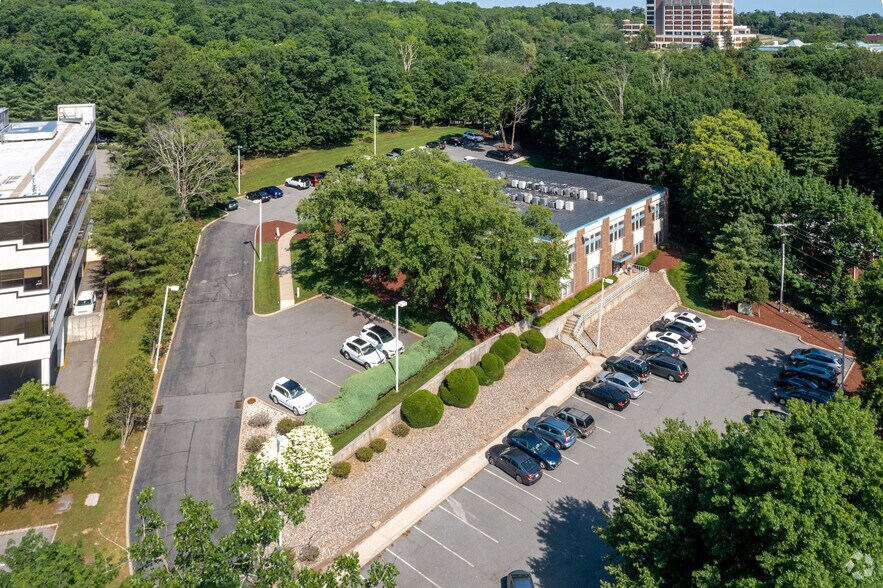 More Photos Of 342 Hamburg Tpke, Wayne Medical For Sale