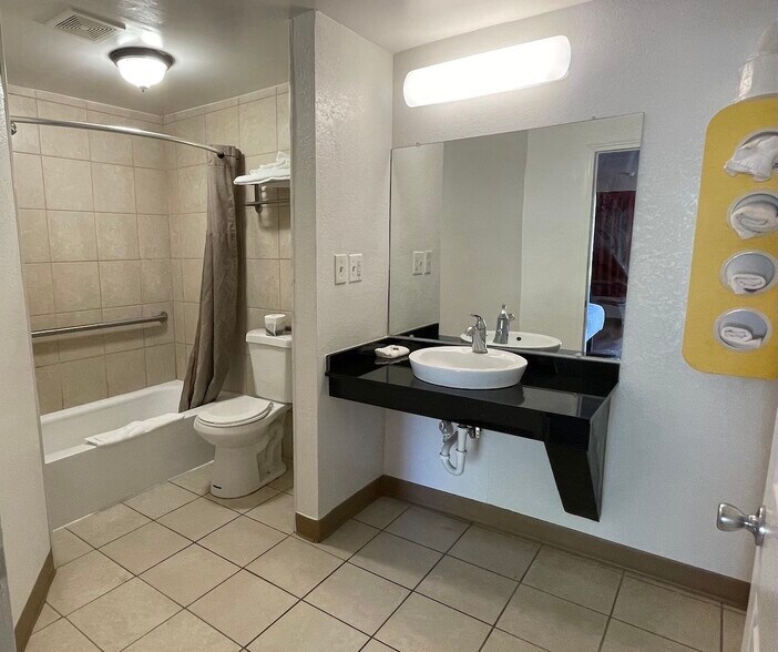 More Photos Of 2700 Curry Rd, Schenectady Hotel For Sale